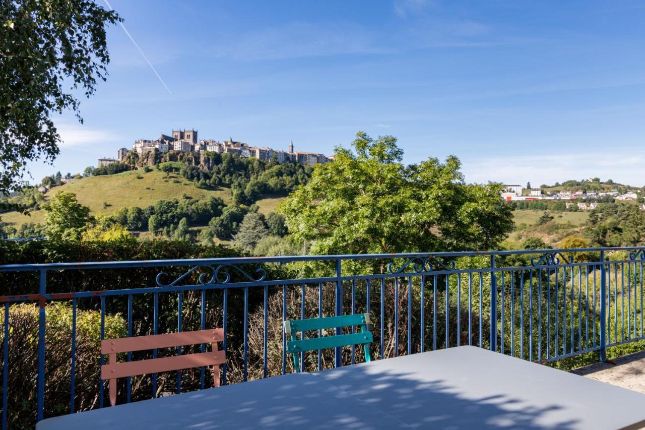 Brit Hotel Essentiel Saint-Flour Екстер'єр фото